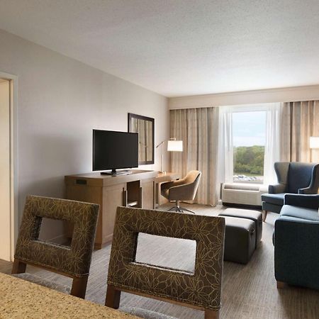 Hampton Inn Long Island-Brookhaven Farmingville Екстериор снимка