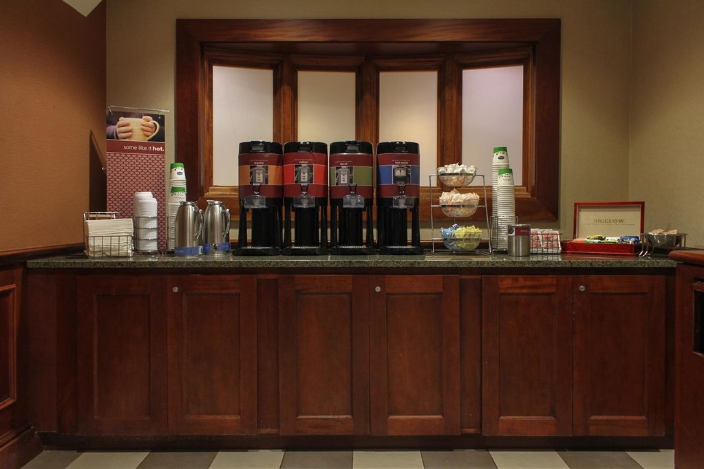 Hampton Inn Long Island-Brookhaven Farmingville Ресторант снимка